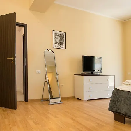5 Mamaia